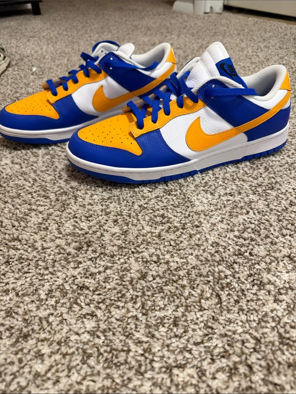 Nike Low-Top Sneakers in Yellow, Blue & White